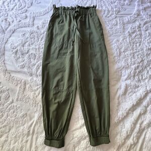 Ladies Urban Outfitters High Waisted Paperbag Jogger Pants - Evon  size Small